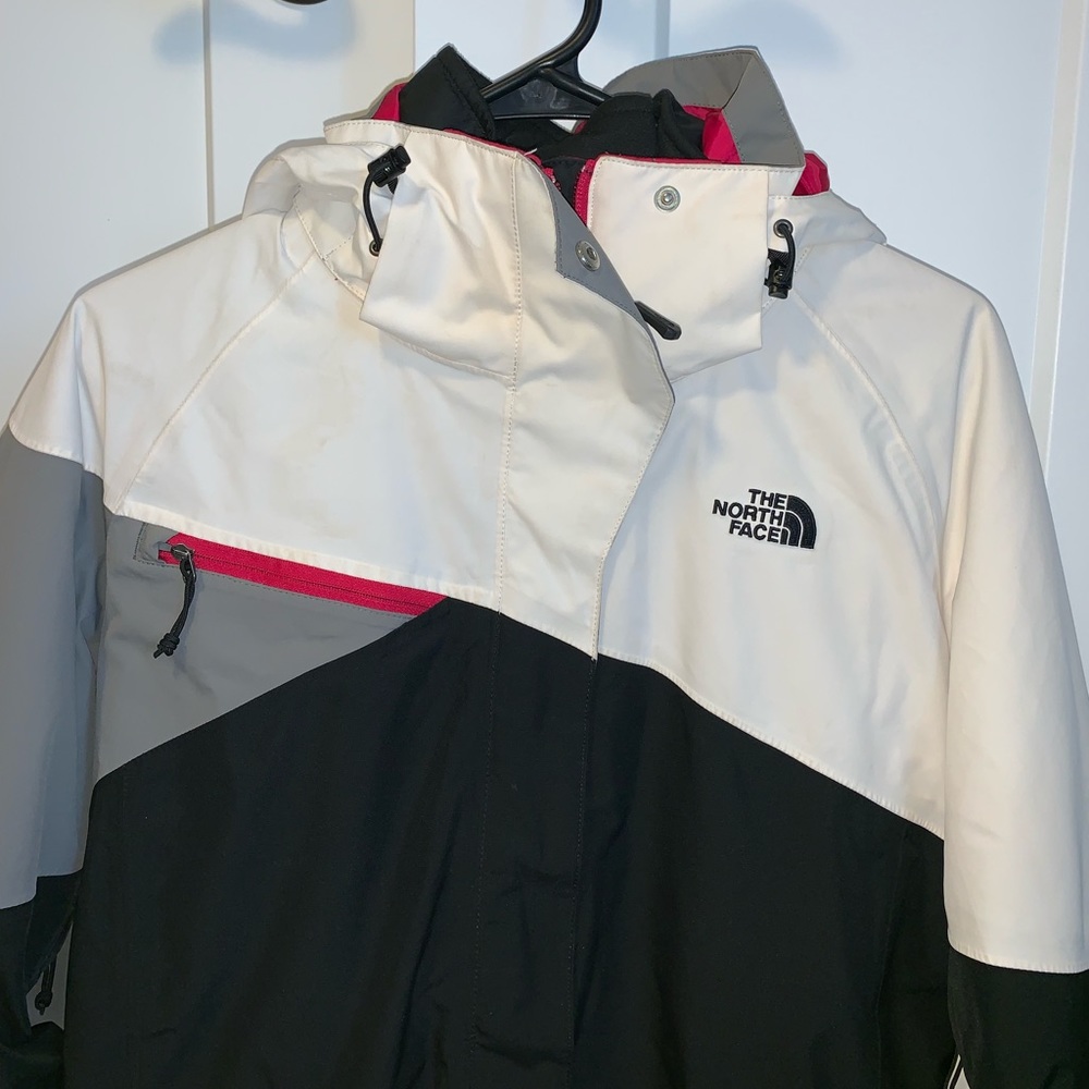 The North Face Hyvent Winter Jacket - Picture 2 of 7